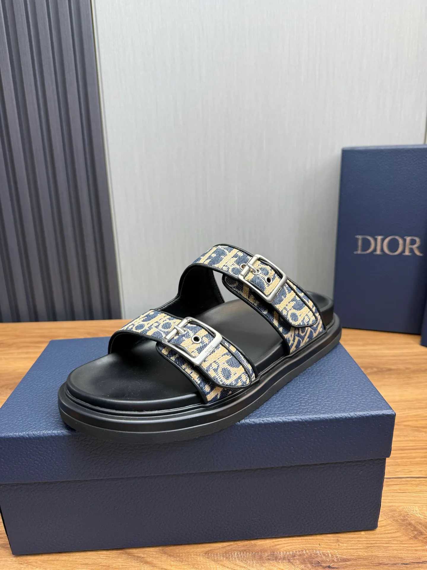 Men's shoes 💰300💰 Dior. Men's slippers 🩴Official website 1:1 production 38-45 yards 45 46 🉑️Customized original material shipped✅